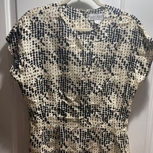 ARGENTI vintage 80’s silk short sleeve back button pepplum black and white top